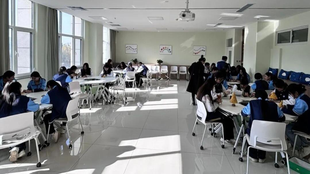 心灵导航站｜学院口腔医学系开展校园植物贴画活动