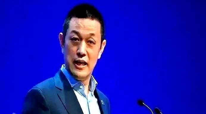 李斌在发布会上把“铝少了”说出口，等于把行业遮羞布扯掉。
他敢亮出材料减量，是
