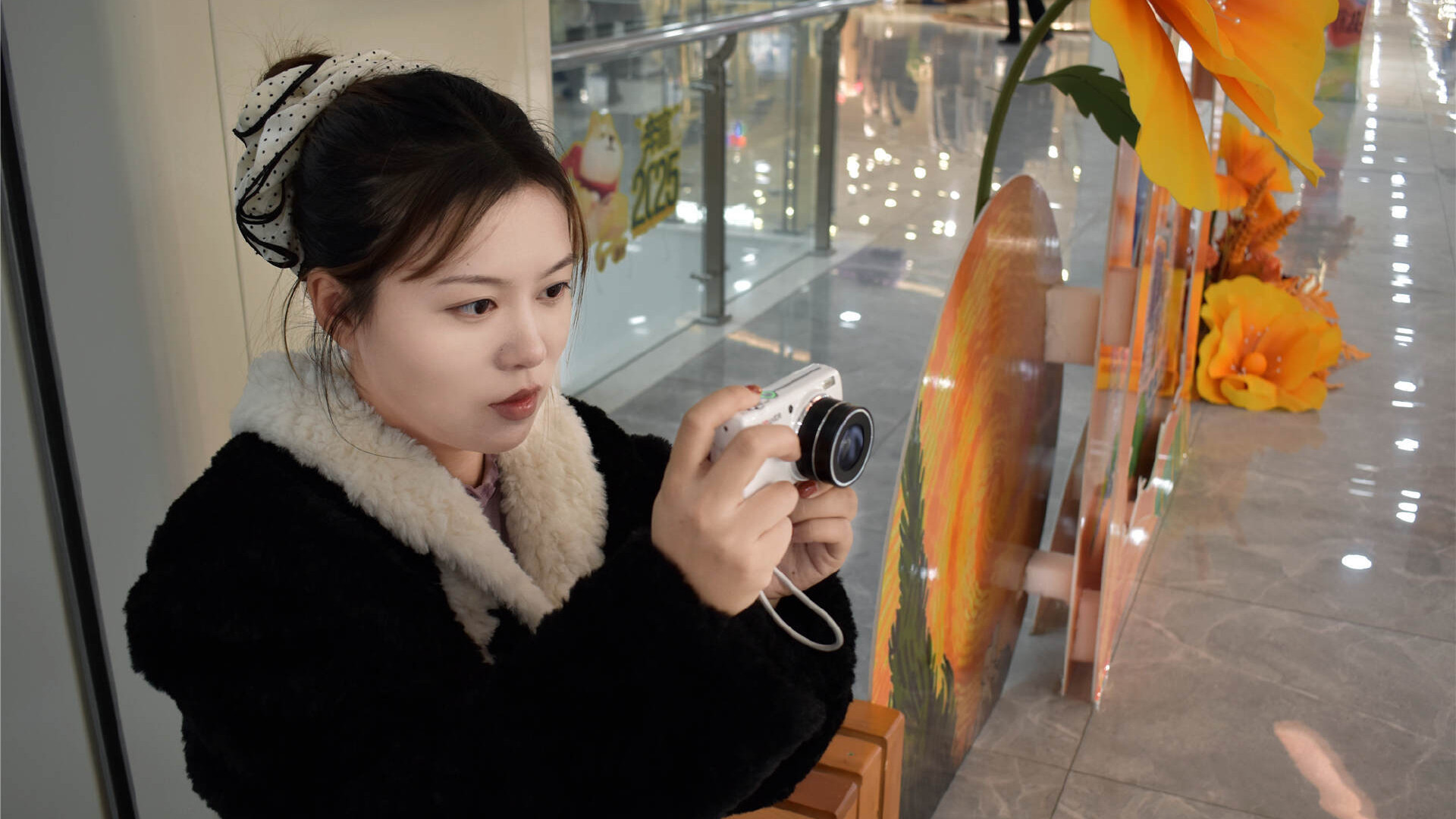 国产卡片机杀疯了！松典VE418超大底+4800万像素，宝妈抓拍不翻车