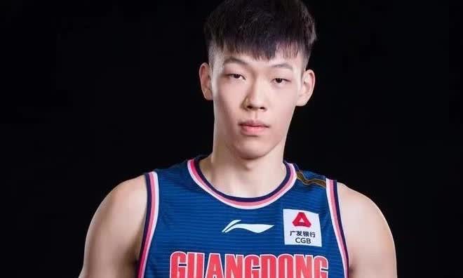 终于广东队在新赛季广东有一人将被踢出大番薯行列了

那个人不是杜润旺，因为休