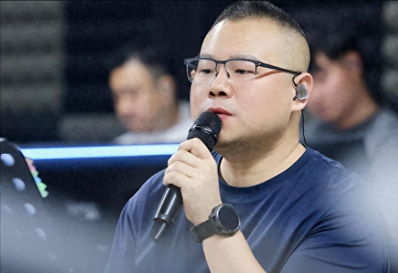 骂声一片的岳云鹏演唱会，刚开票就被抢光了，为何一票难求？
主要就是觉得岳云鹏不是
