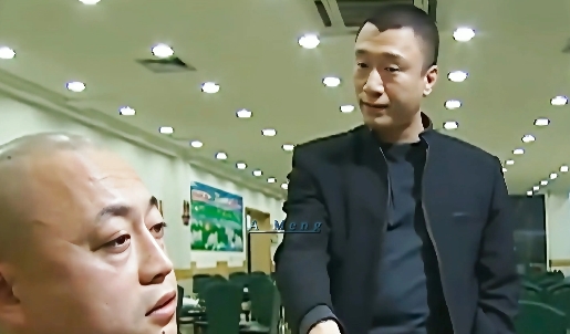 大家发现了吗？
孙红雷哪儿都好，但他有一个
很严重的问题那就是他最近这些年

已