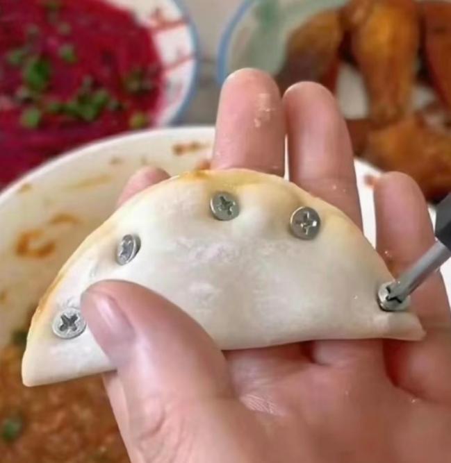 今天心情好，亲自动手给男朋友包顿饺子[捂脸][捂脸]