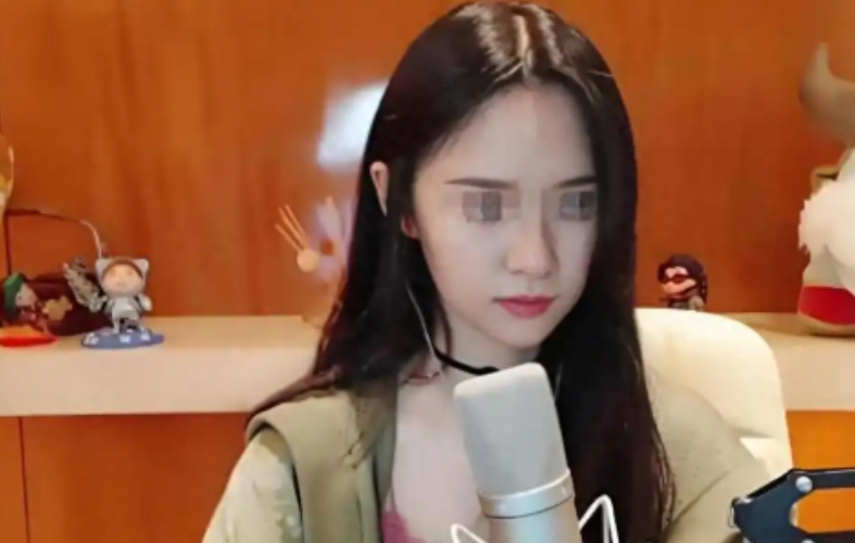 白嫖成功！近日，河北张家口，工程老板为了追求女主播，5个月给她转账200多万，可