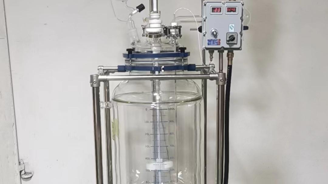 如何避免双层玻璃反应釜在高温或低温条件下的热震破裂