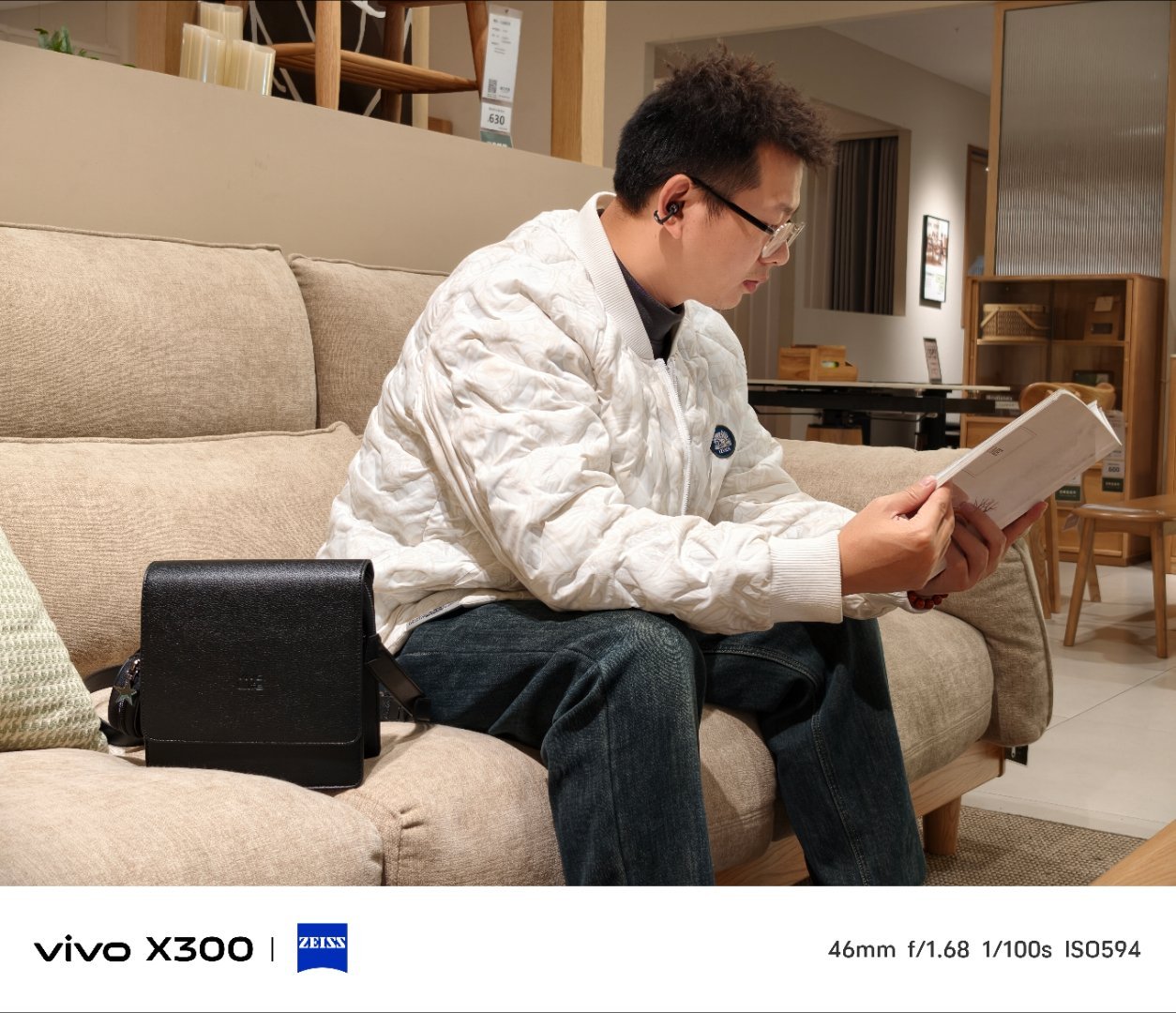 蓝厂得这个vivo Life时尚摄影包，真的太实用了，不仅质感好，还非常百搭。而