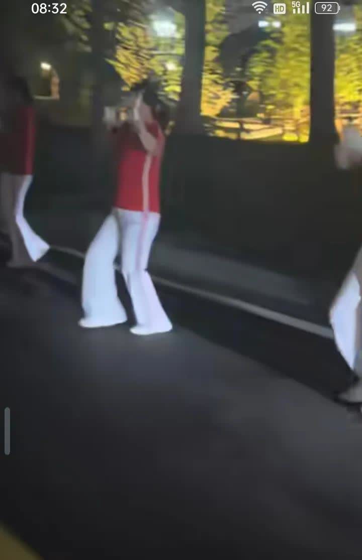 “广场舞”和“暴走团