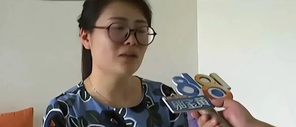 最近，广州某小区发生了一件事，大家都在聊。47岁的周女士发现她72岁的邻居林大爷
