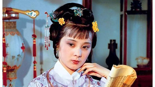 《红楼梦》剧情：贾珍是如何杀死秦可卿的？其实秦可卿就是李瓶儿