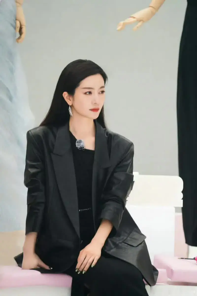 李晟那么漂亮为什么会看上李佳航？


