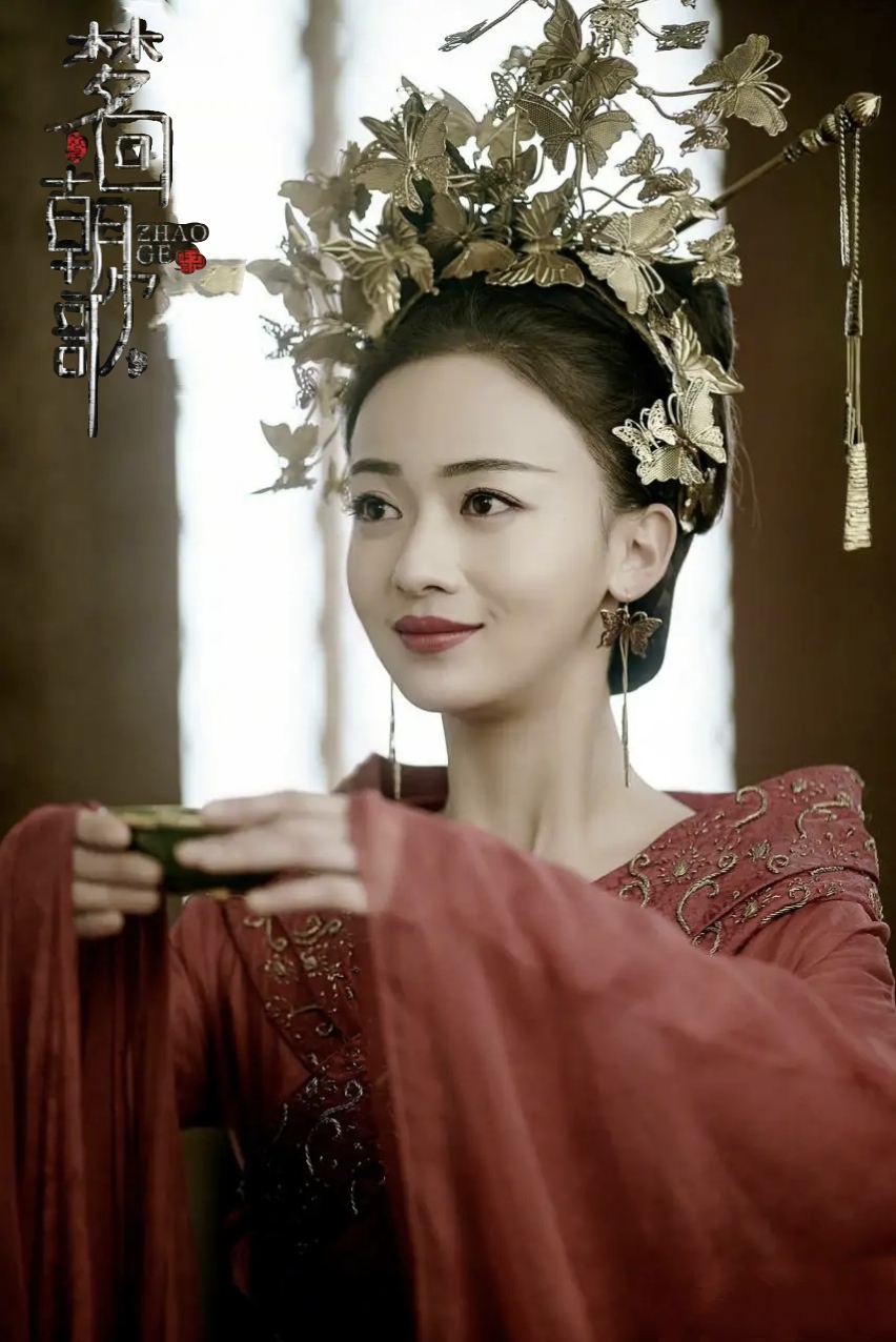 这估计是吴谨言最不想播出的一部剧，在2017年杀青的《梦回朝歌》中饰演妲己。虽然