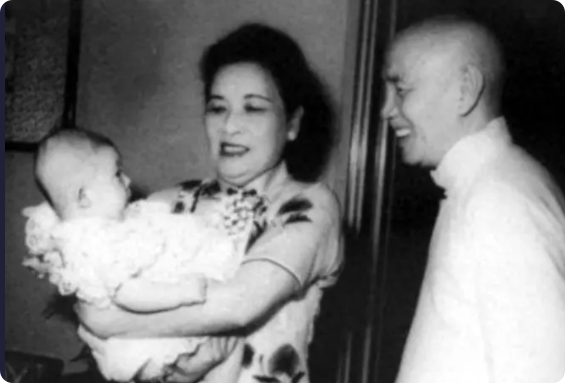 宋美龄一生未生育，这是为何？蒋纬国临终前终于说出实情。宋美龄为什么不给老蒋生孩子