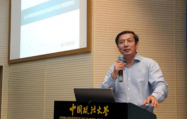 免费帮美国修高铁交易解放台湾，中国经济专家李肃上个月出了个主意，那就是建议我们‘