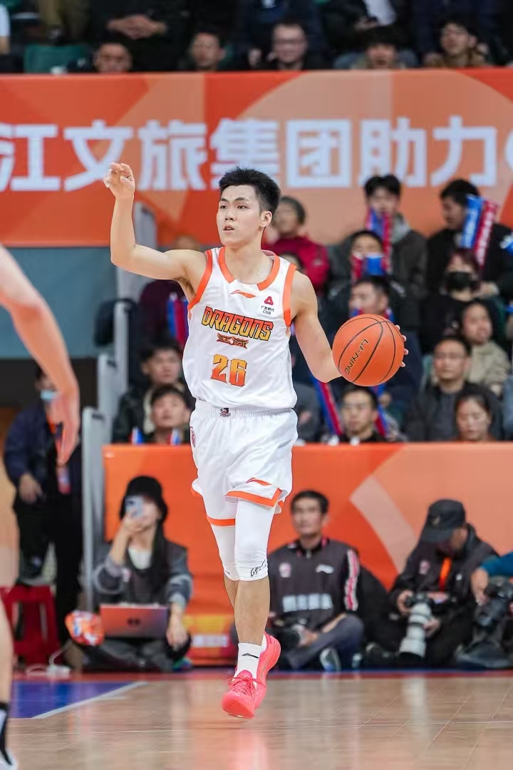 广西球王庞峥麟爆砍34+6+4，率队拿到赛季首胜，老龄新秀已成江苏头牌