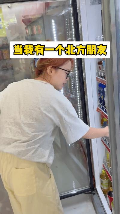 广东凉茶vs北京豆汁！这波暗黑饮品大战谁赢了？  
刷到今天瘦了霉的测评笑到喷饭