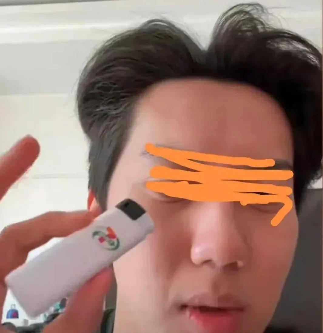 一个没有调节阀的日本打火机被这人吹上了天！
他说这个打火机的火苗不大不小，真的是