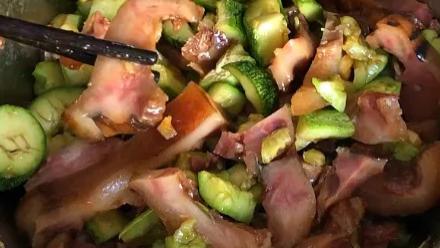 夏天，少吃水果多吃它，和黄瓜是绝配，比大鱼大肉香，营养又解馋