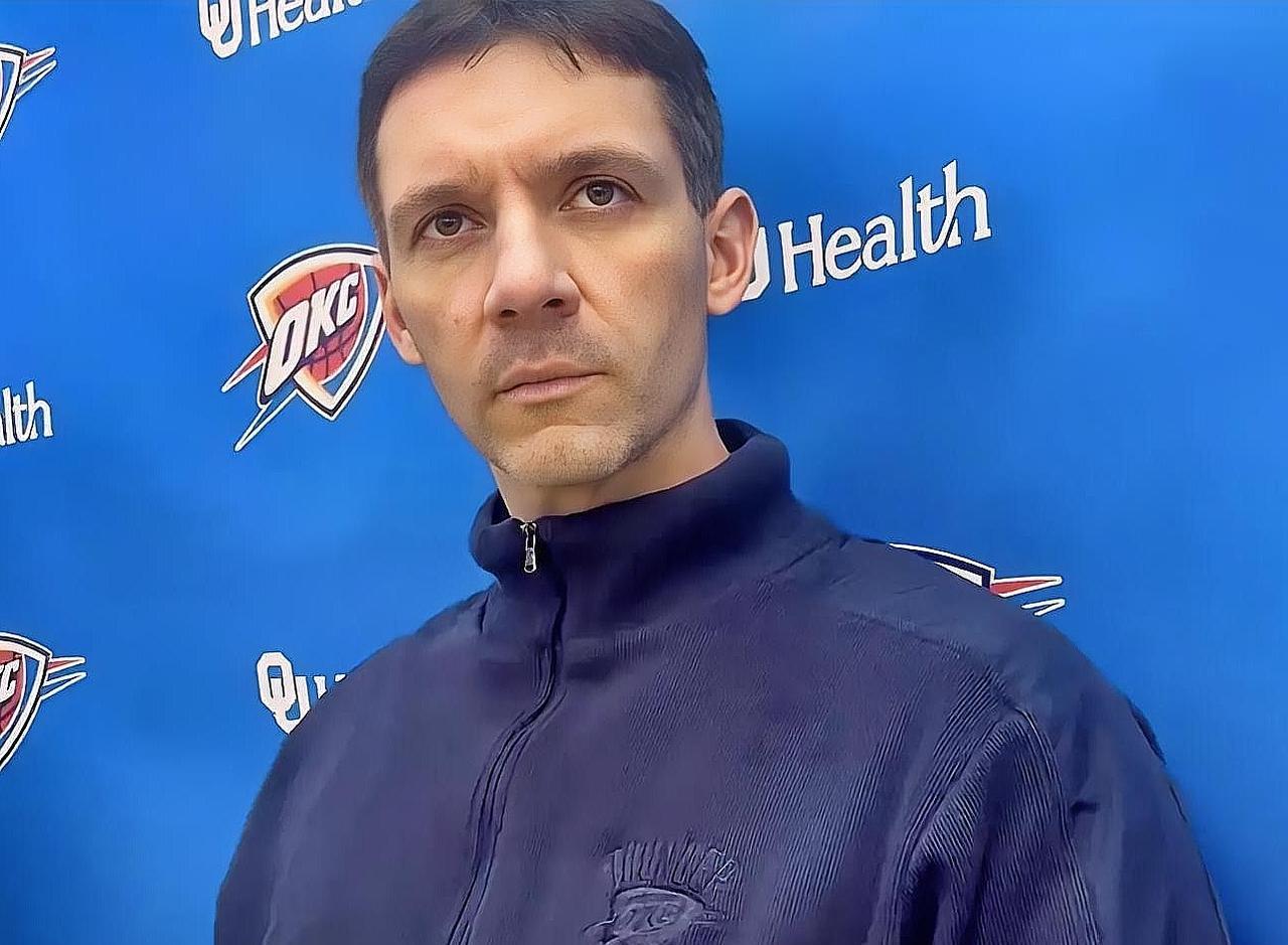 雷霆主帅戴格诺特再谈输马刺！
直言有很多好机会就是投不进。
明日NBA常规赛，雷