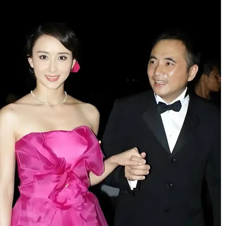 一直不理解，
朱兆祥为什么那么“怕”胡静，总是对胡静百依百顺？直到现在我才明白