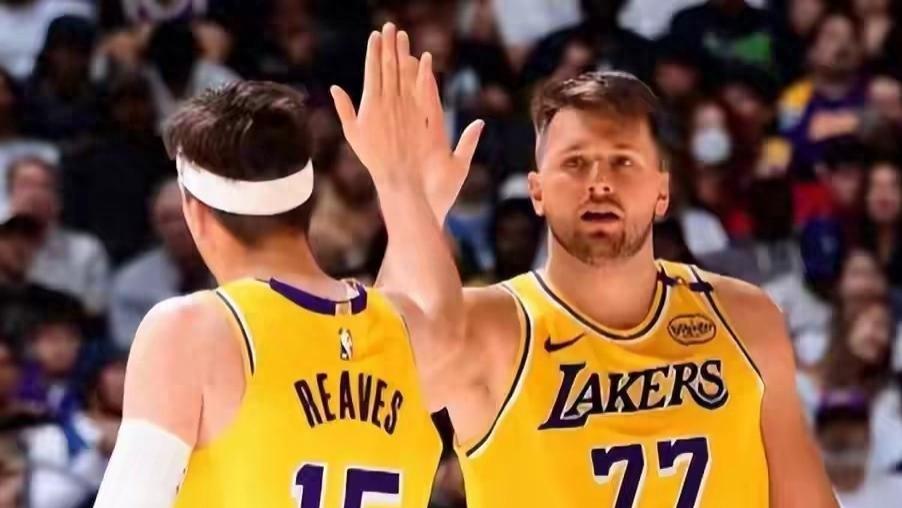 东契奇+詹姆斯给力！135: 118，湖人大胜快船！