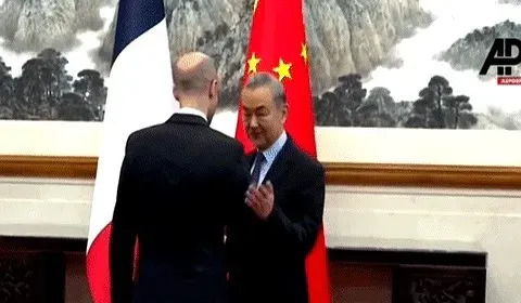 王毅外长会见法国外长











王毅外长会见法国外长，这背后究竟隐藏
