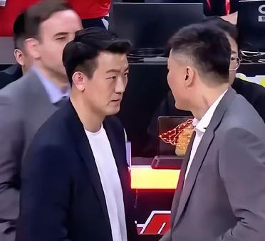 广东队打完CBA常规赛第46轮最后一场比赛后，杜锋接受广东体育台专访，回顾这个赛
