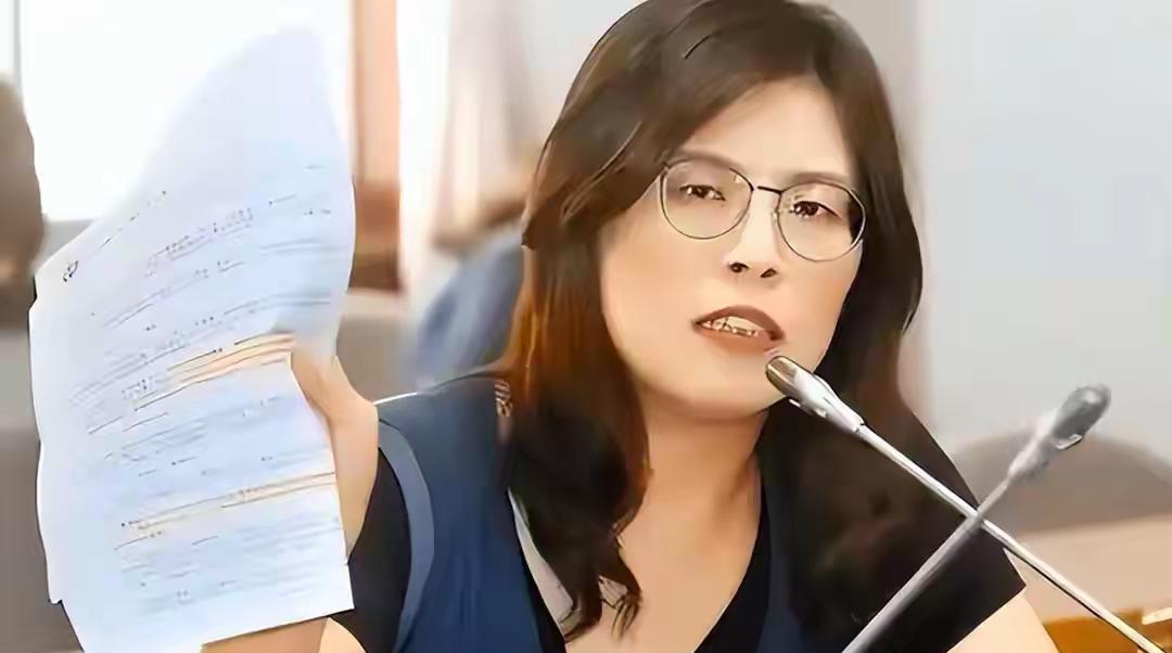 峰回路转！国民党主席竞选人郑丽文的支持率遥遥领先了，高达57%！
馆长陈之汉坦言