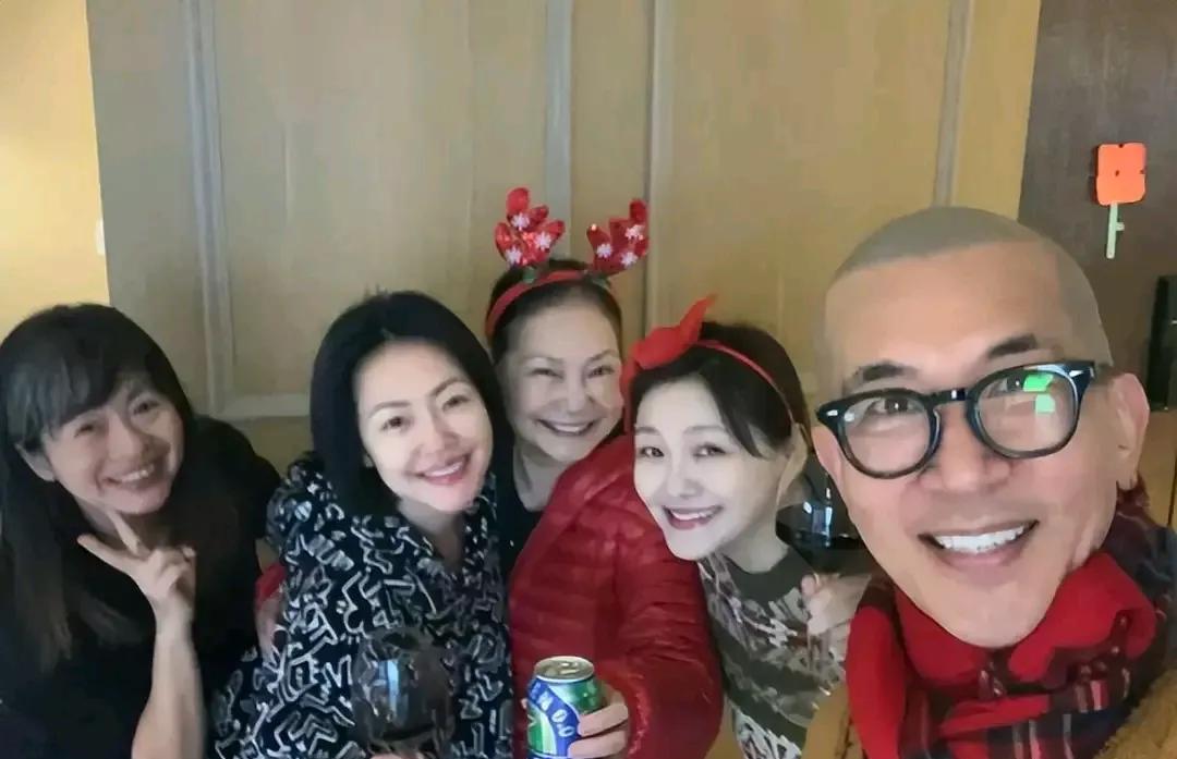 大S是一个好妈妈，她的一双儿女到北京后团聚，事实上证明了一个非常成功的结果！
别