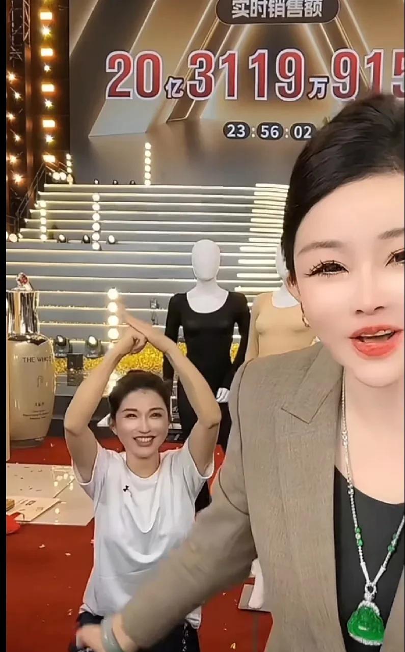 拜师雪大的陈小硕从“辛选C姐”变“辛选一姐”？
昨天雪大首秀销售额锁定在20亿！
