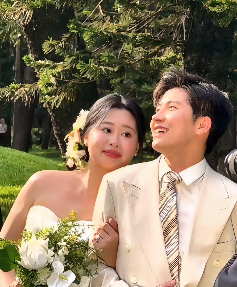 那女孩是做什么职业的，两个人才会旗鼓相当？