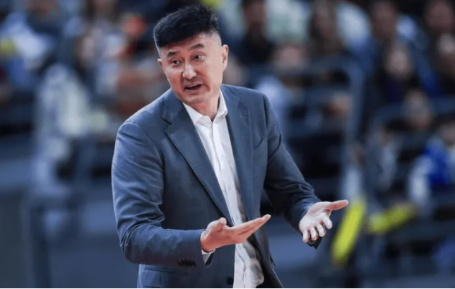 CBA常规赛，广东110-105战胜深圳。
赛后，广东队主教练杜锋点评了本场比赛