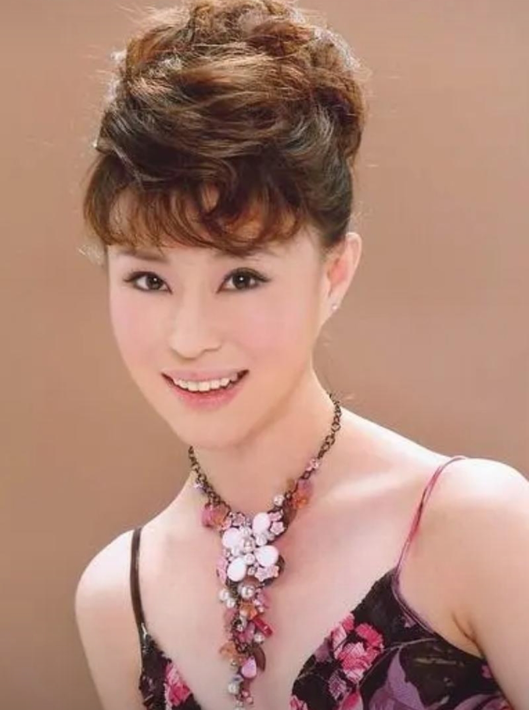 50岁的祖海胖得认不出！她曾深受网络谣言伤害