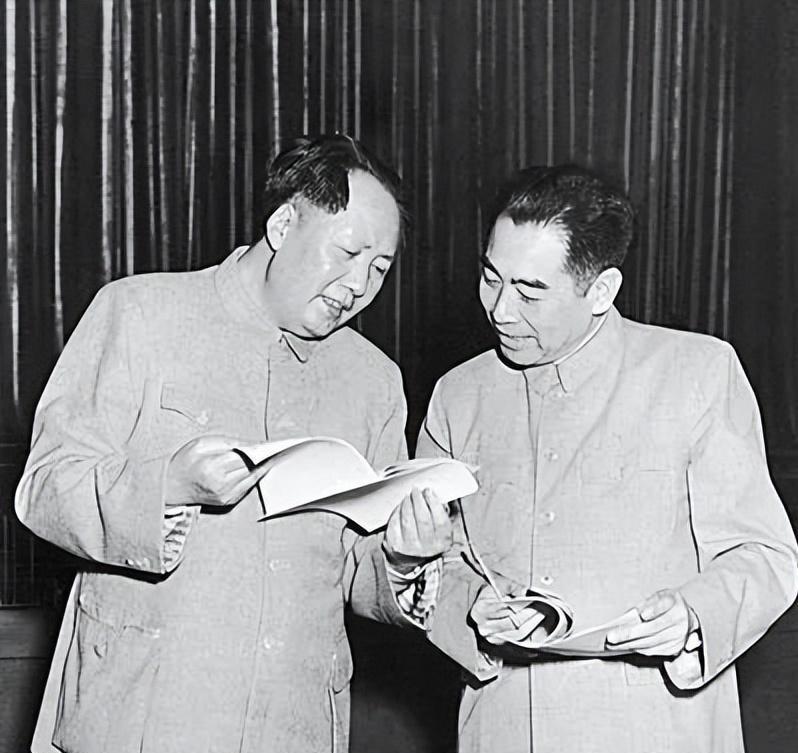 1975年，毛主席与周总理双双身患重病，主席问总理：江山要谁来守？
在中国传统文