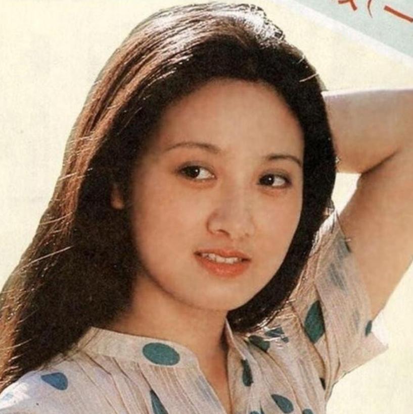 1995年邓婕看中北京奥森公园一块地皮，一平米5100元，总共1000平米！张国