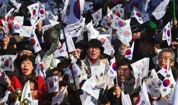 韩国真的很強大吗？起码本人不这认为，如果说一个连独立自主的外交权都没有，并且需要