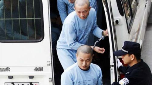 东莞黑帮头目“猴子”狱中遥控团伙覆灭，非法获利1800万致1死