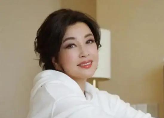 一次借车改变了谁的命运？38年前那场酒局埋下的伏笔，至今仍在江湖流传，当年谁也没