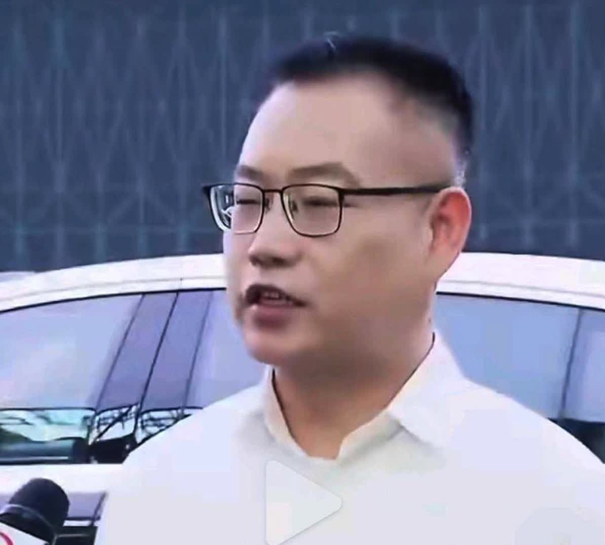 尊界S800产量目标：9月份月产3000台，年底目标月产4000台！

如果