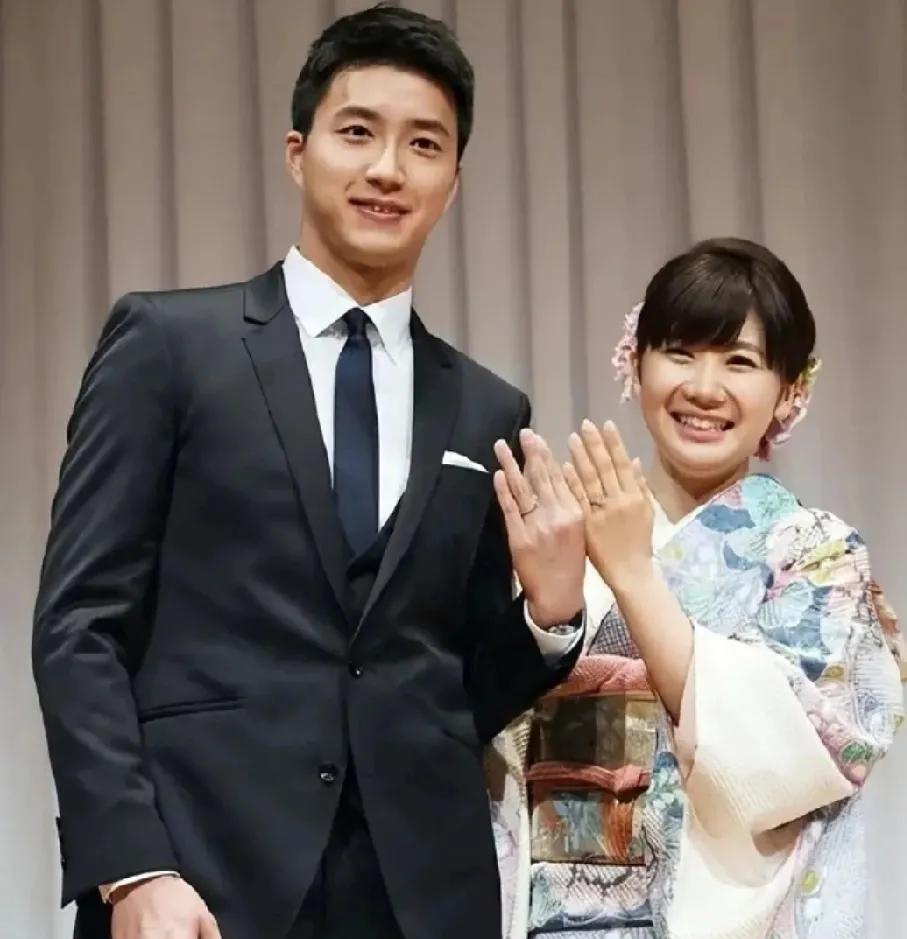 发现没有 大部分夫妻离婚后
为了孩子还是能和平相处的
日本乒坛一姐福原爱当初和丈