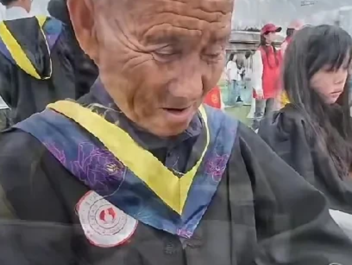 00后的孩子知感恩懂孝顺的真的太少了，为小伙点赞和祝福