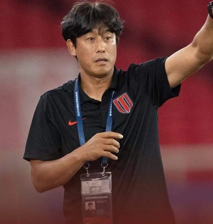 中超本赛季16支球队主帅更新一览
1、北京国安——塞蒂恩（67岁，西班牙人）
2