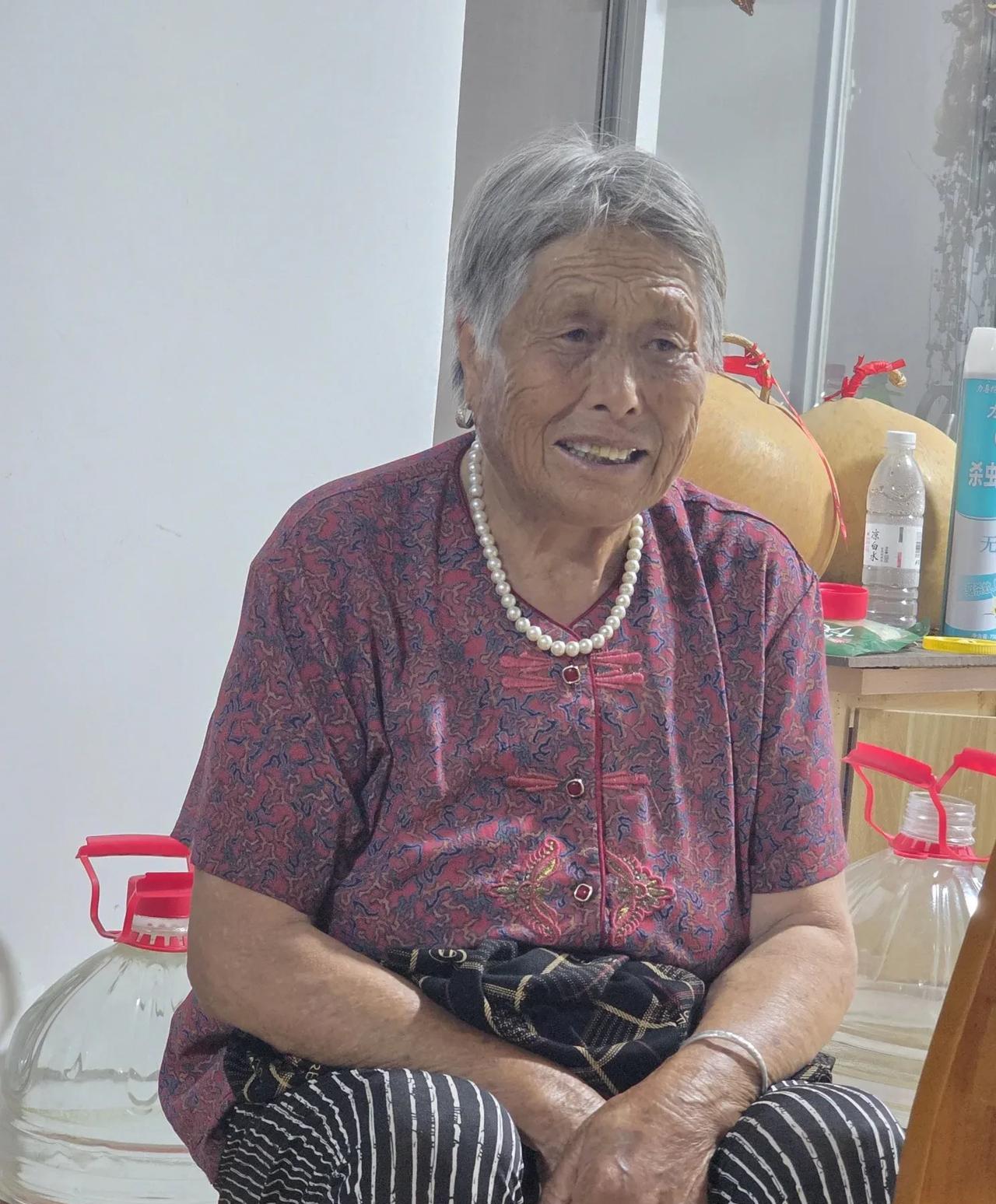 这几天我很不好意思……
回村10天了。这10天来没买过菜，没买过饭，甚至都很少开