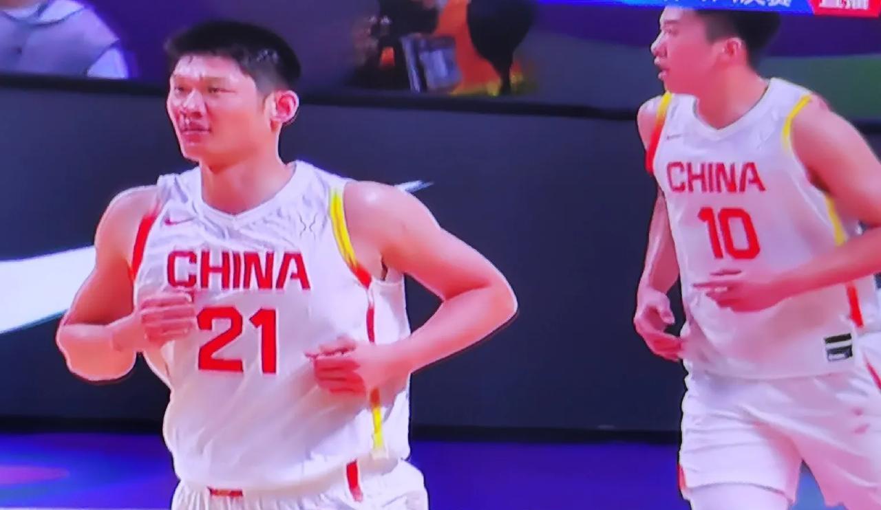 中国队胜韩国的
“5大亮点”
“3大瑕疵”
“5大功臣”
“4大失意人”
（一）