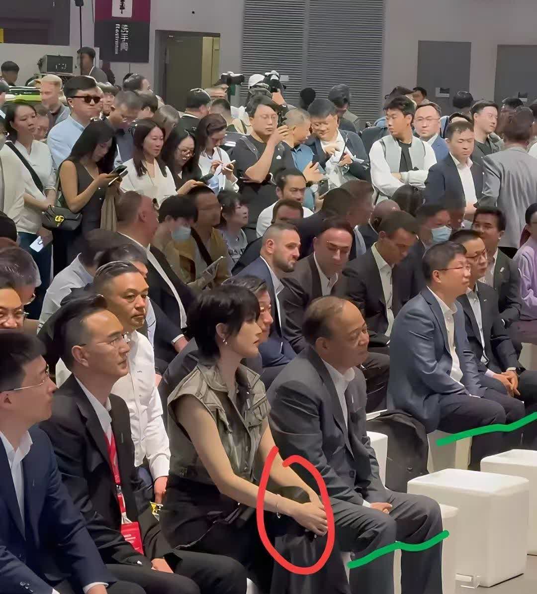 上海车展已经意识到了
姚安娜有个很大的缺点
不是因为教 养，也不是心气太高，