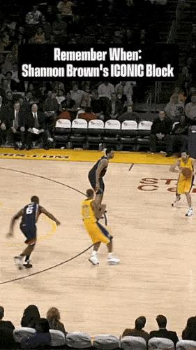 #NBA# 这个盖帽还好，主要是场下唠嗑的表情包给这个盖帽增加了一丝传奇色彩