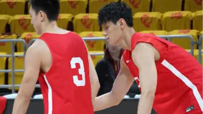 踩场训练曾凡博与胡明轩又黏在一起了！