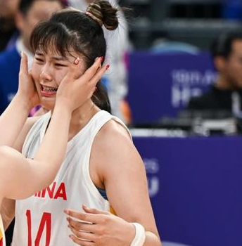中国篮协全力支持李月汝申请交易，据ESPN透露，作为中国女篮的主力球员，中国篮协