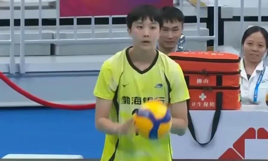 【天津女排，对你们依然有信心】
2025年女排全锦赛，天津女排首战遇到准国家队山