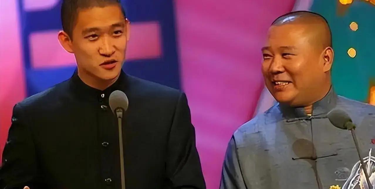 [微风]曹云金说：我效力德云社五年了，一个月30多场演出，每个月只有4000多的
