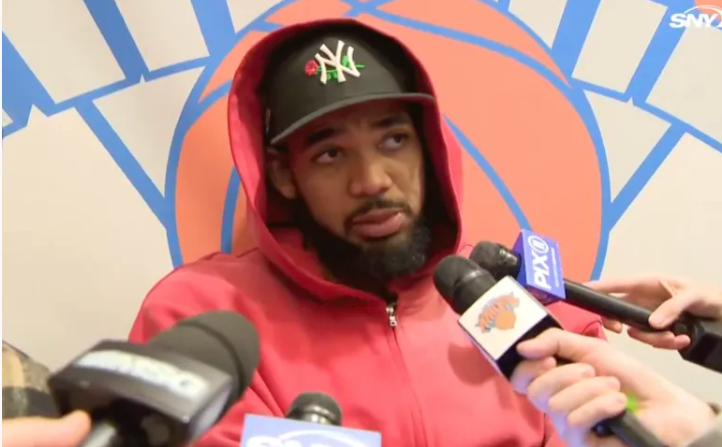 NBA常规赛，赛后尼克斯球员卡尔-安东尼-唐斯在接受记者采访时谈到了杰伦-布伦森